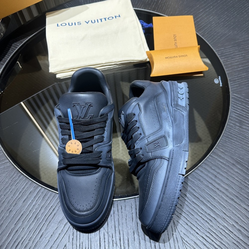 L0uis V*1t*on Sneaker LL035