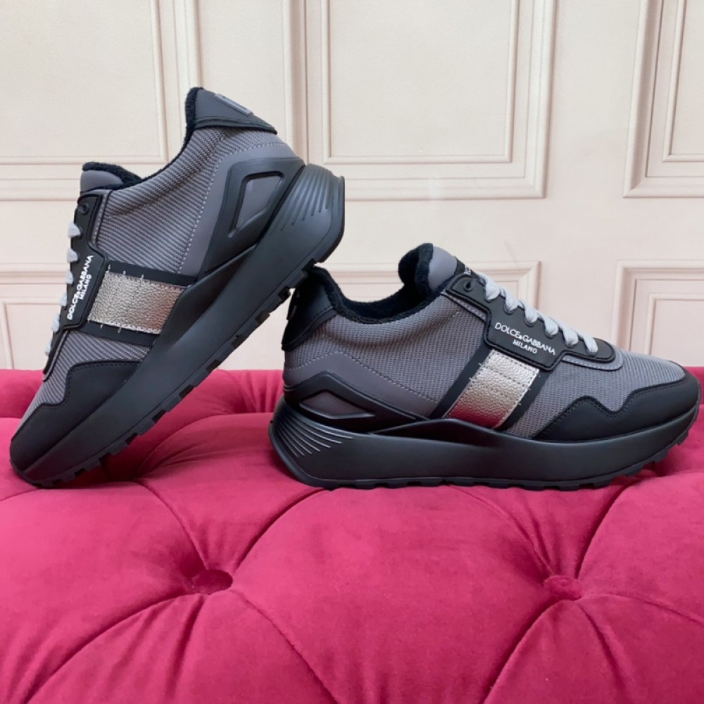 D.G. SNEAKER