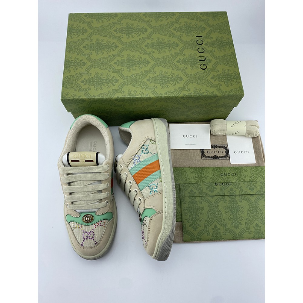G*u*i1 sneakers