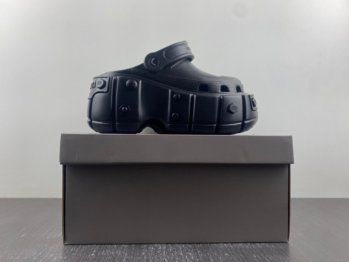 BLEN DESIGNER SLIPPERS