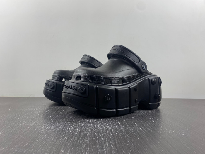 BLEN DESIGNER SLIPPERS