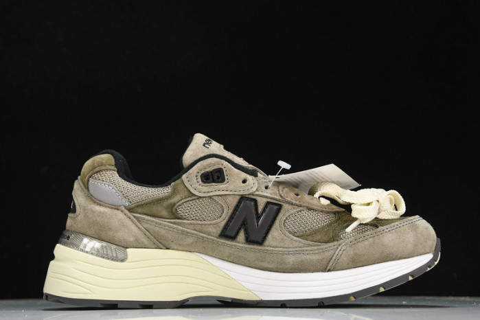 New Balance 992