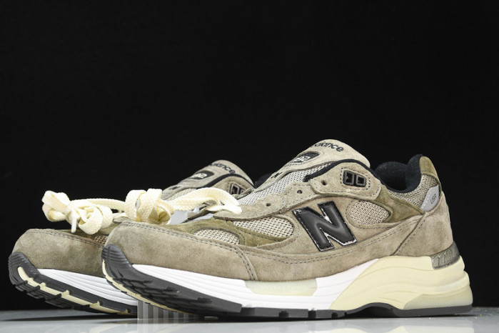New Balance 992