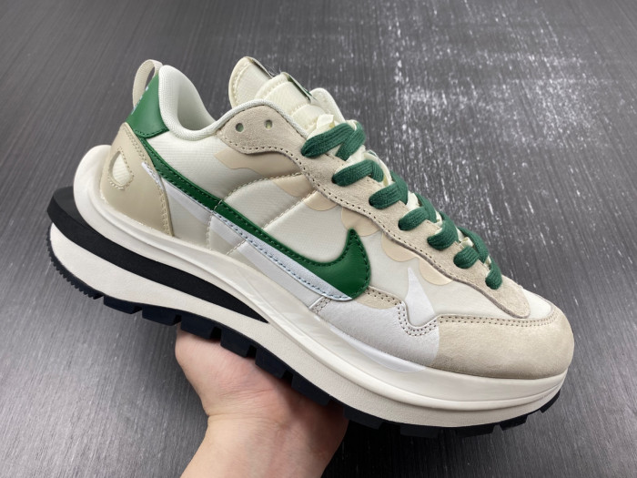Sacai x VaporWaffle “Tour Yellow ” DD1875-102
