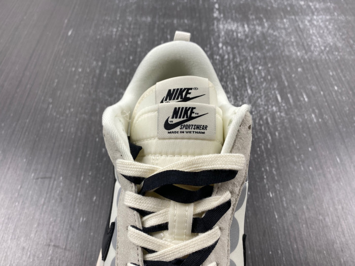 Sacai x VaporWaffle “Tour Yellow ” DD1875-101