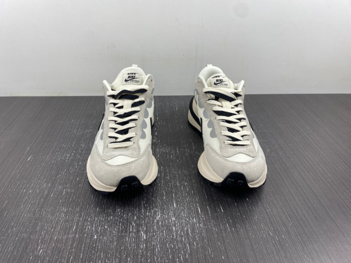 Sacai x VaporWaffle “Tour Yellow ” DD1875-101