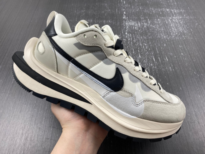 Sacai x VaporWaffle “Tour Yellow ” DD1875-101