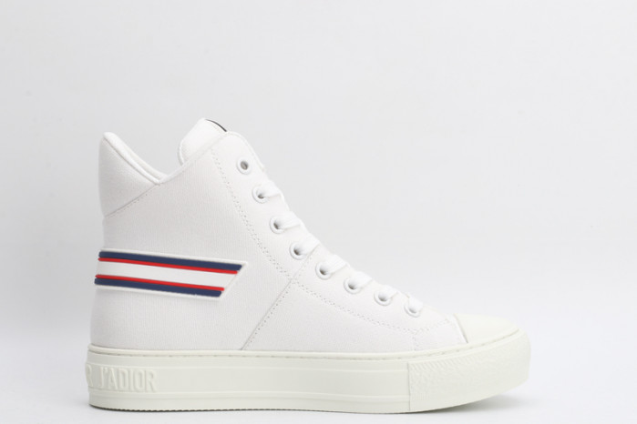 D designer sneaker