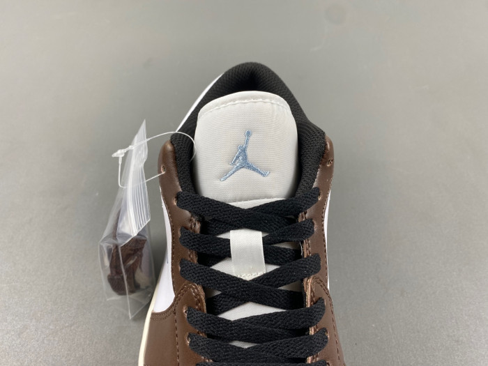 Air Jordan 1 Mid FQ8156-142