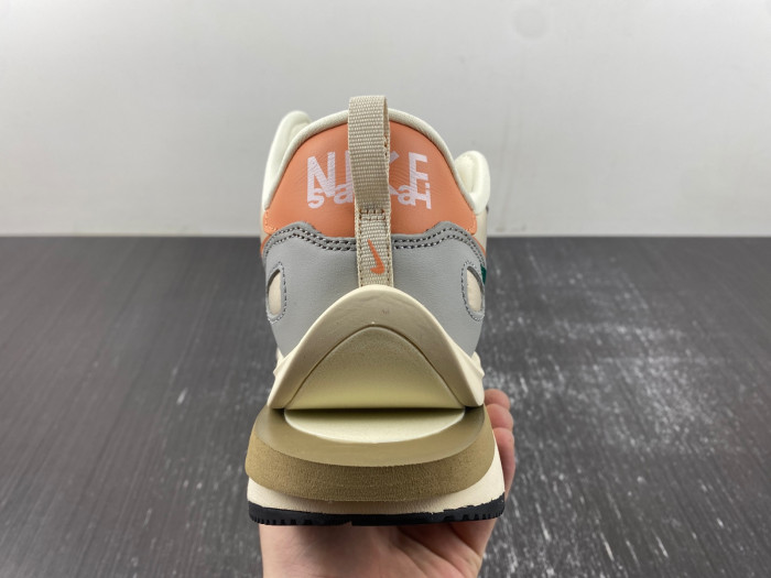 Sacai x VaporWaffle “Tour Yellow ” DD1875-107