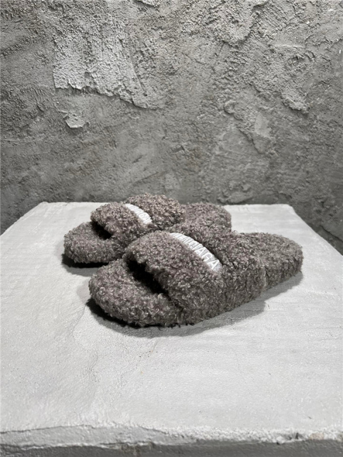 BLEN DESIGNER SLIPPERS