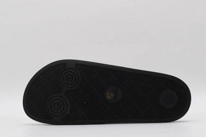 G DESIGNER SLIPPERS