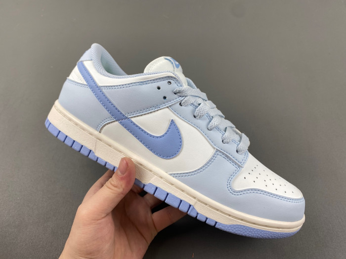 WMNS DUNK LOW NEXT NATURE 