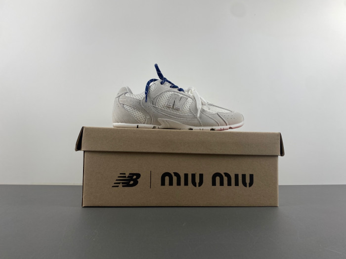 New Balance Mi­u