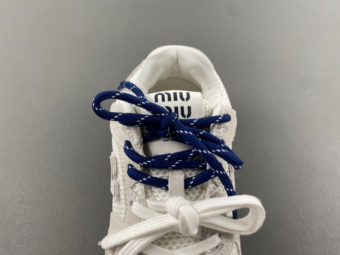 New Balance Mi­u