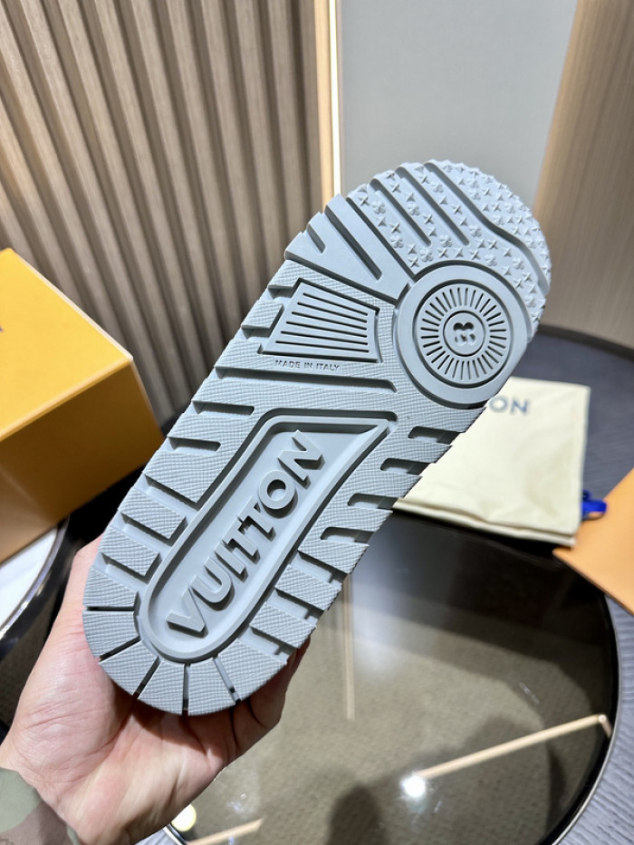 L&V SNEAKERS