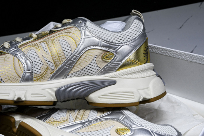 D designer sneaker