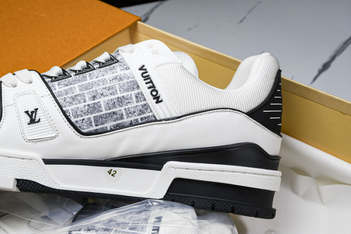 L&V SNEAKERS