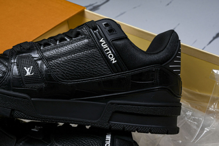 L&V SNEAKERS