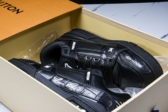 L&V SNEAKERS