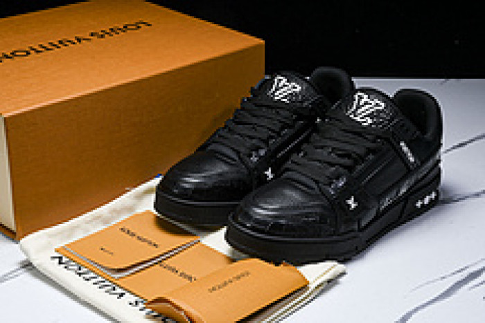 L&V SNEAKERS