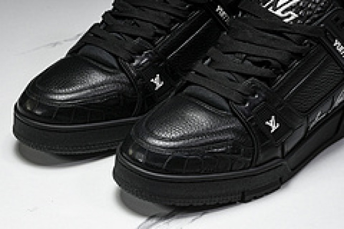 L&V SNEAKERS