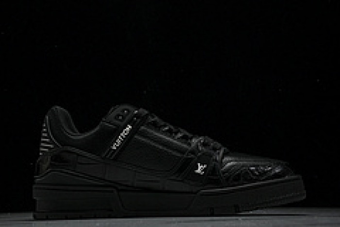 L&V SNEAKERS