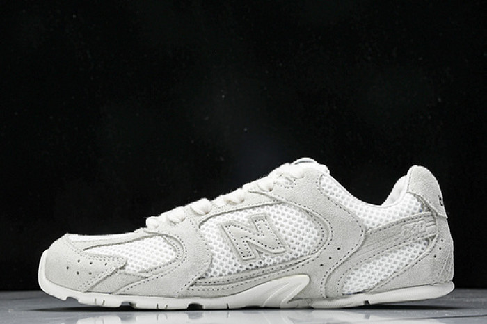 New Balance Mi­u