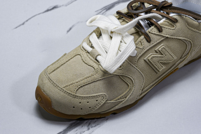 New Balance Mi­u