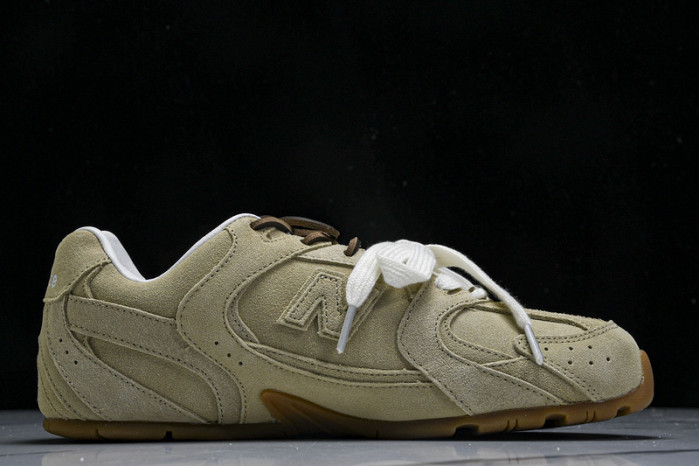 New Balance Mi­u