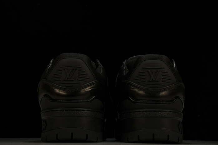 L&V SNEAKERS