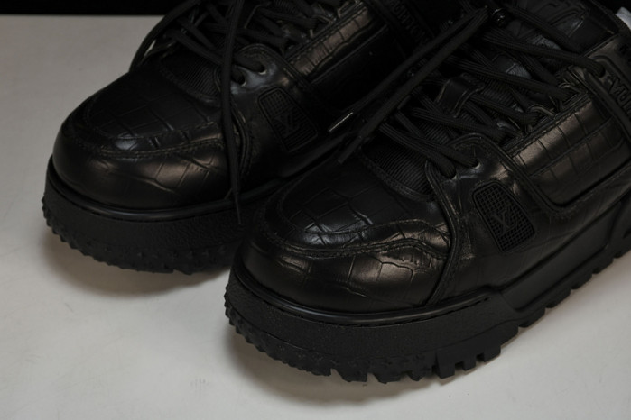 L&V SNEAKERS