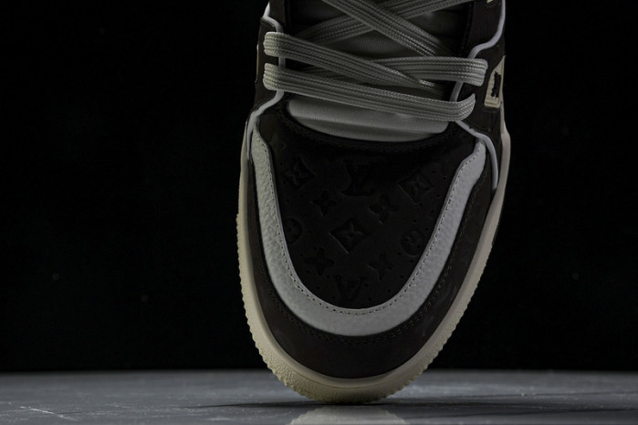 L&V SNEAKERS