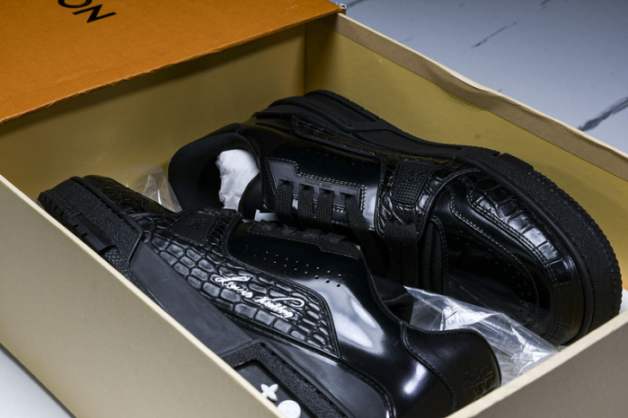 L&V SNEAKERS