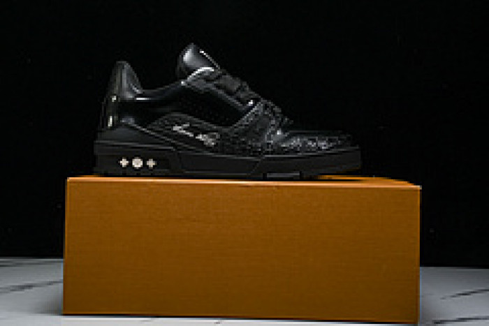 L&V SNEAKERS
