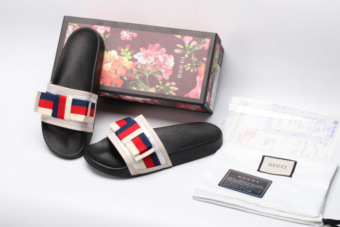 G DESIGNER SLIPPERS