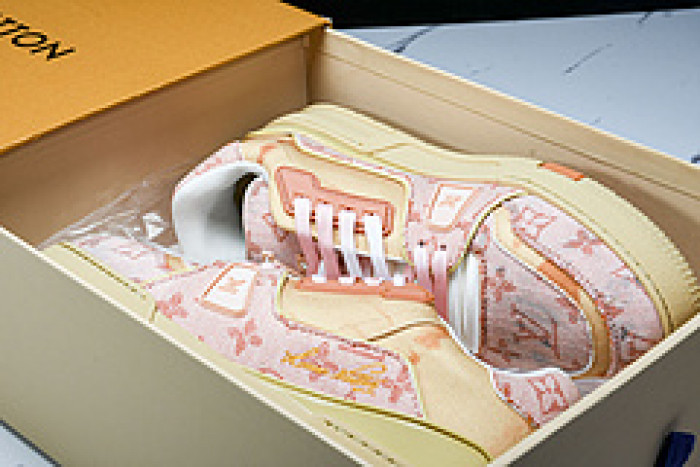 L&V SNEAKERS