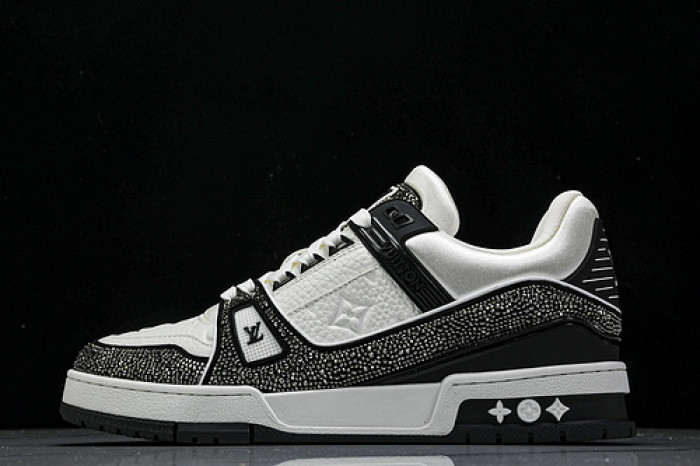 L&V SNEAKERS