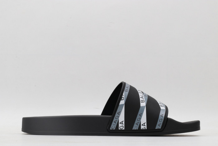 BLEN DESIGNER SLIPPERS