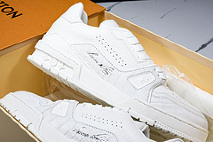 L&V SNEAKERS