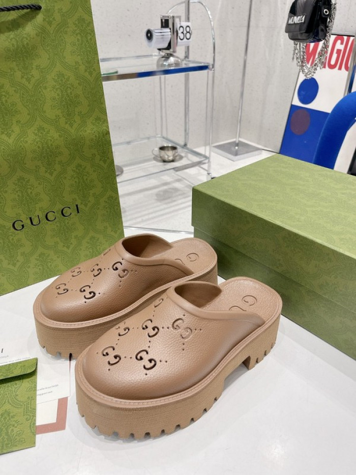 G DESIGNER SLIPPERS