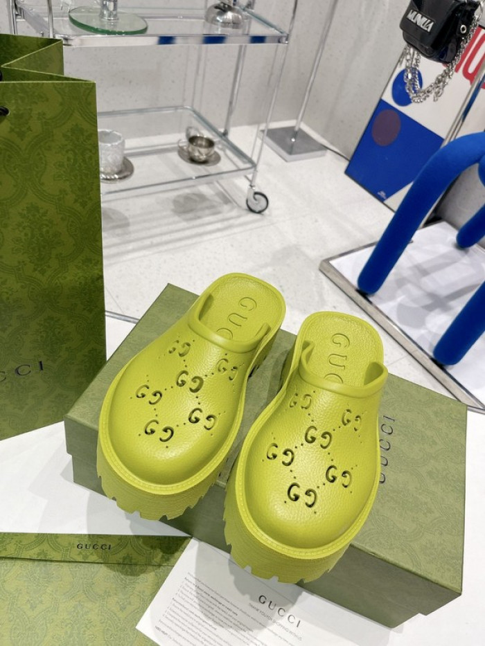 G DESIGNER SLIPPERS