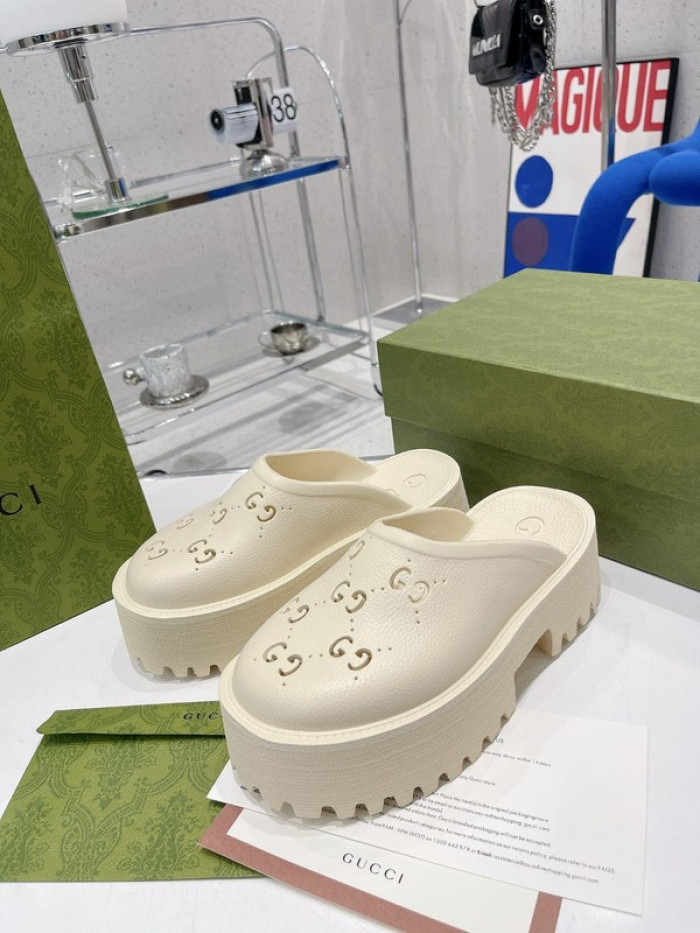 G DESIGNER SLIPPERS
