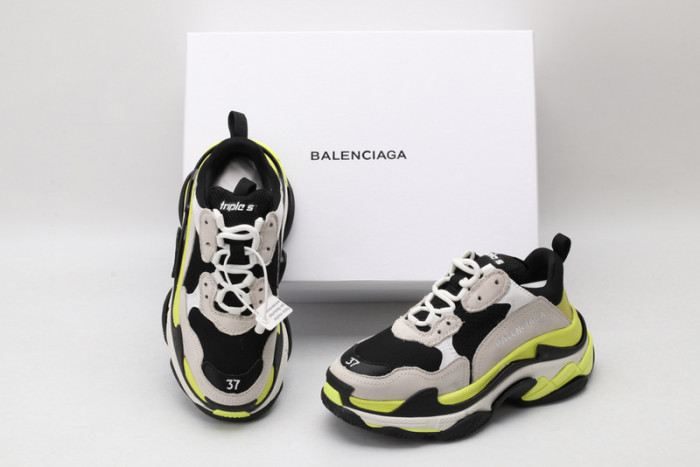 blen triple s Ba*len*cia*ga