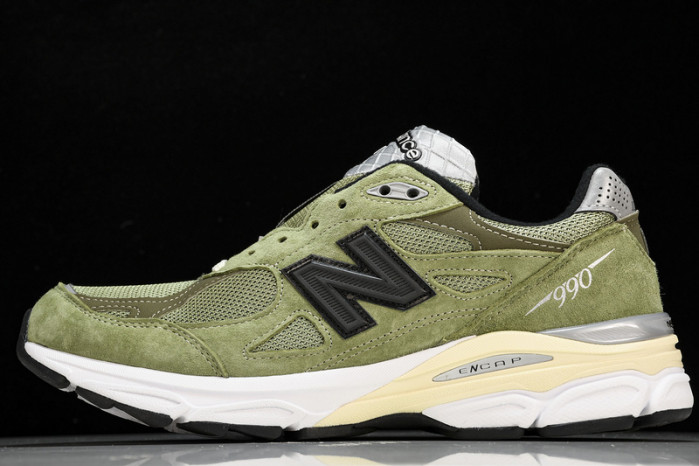 New Balance 990