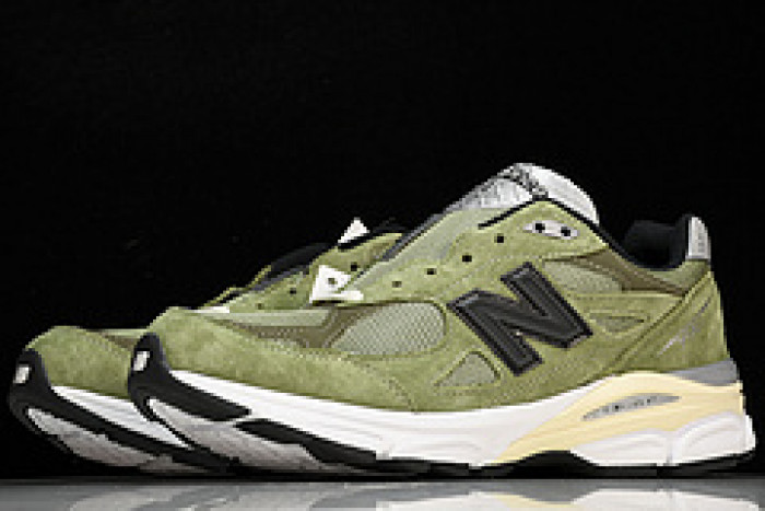New Balance 990