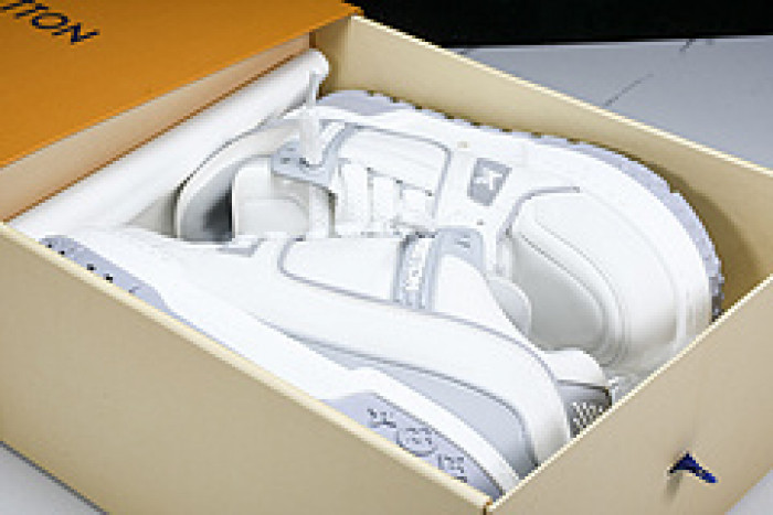 L&V SNEAKERS