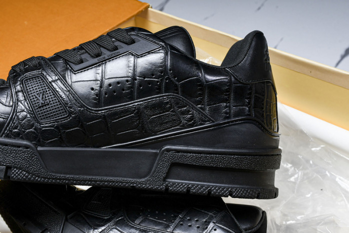 L&V SNEAKERS