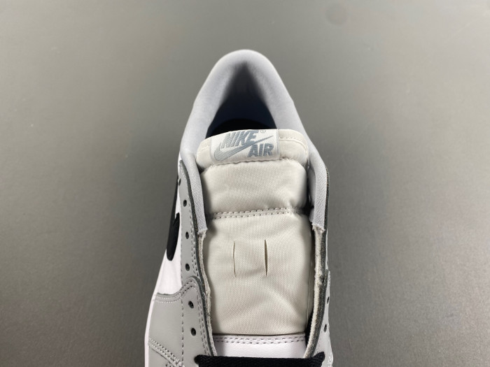 Air Jordan 1 Low OG “Black Toe” CZ0790-110