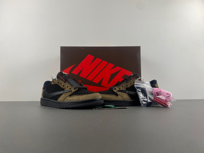 Travis Sco tt x Air Jordan 1 Low OG DM7866-202